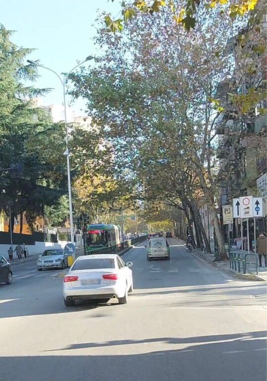Shitet, Apartament 1+1, Rruga Asim Vokshi, Tirane .