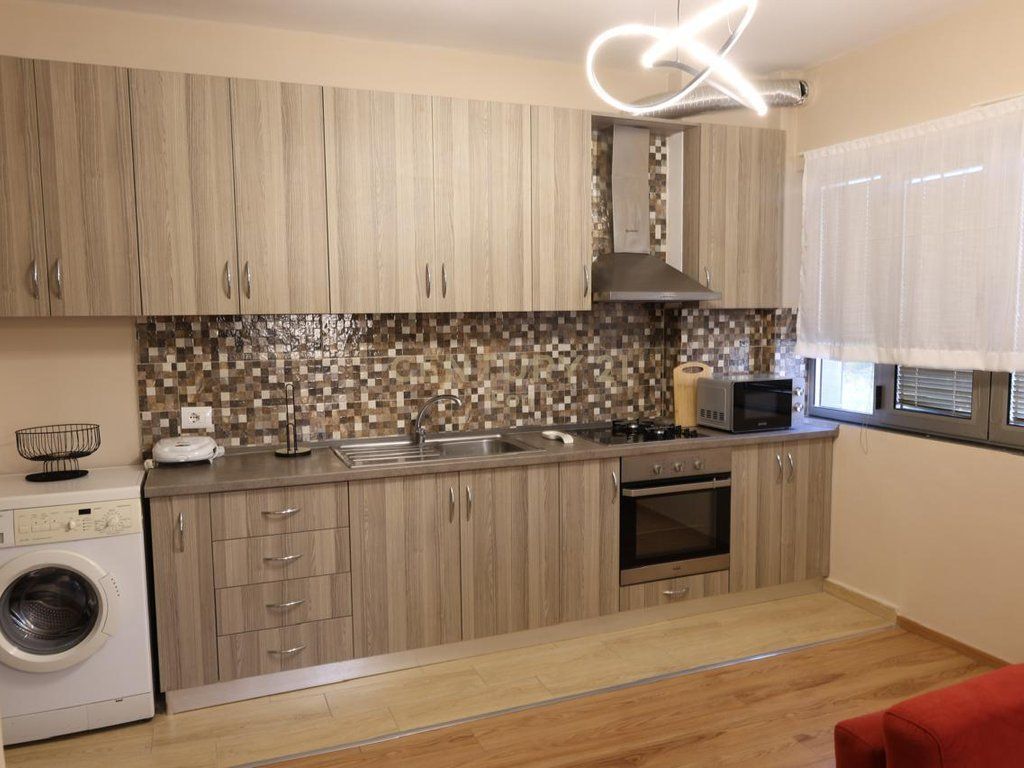 JEPET ME QIRA APARTAMENT 1+1 NE CURRILA !