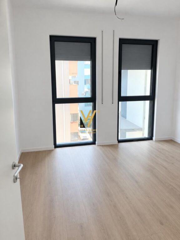 OFFICE FOR RENT 95 M2 AT THE PARIS COMMUNE 70,000 LEKE