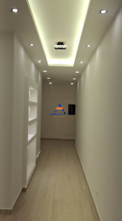 JEPET ZYRE ME QERA 108 M2 "RRUGA MARKO BOCARI, PERBALL LE BON" 140000 LEKE