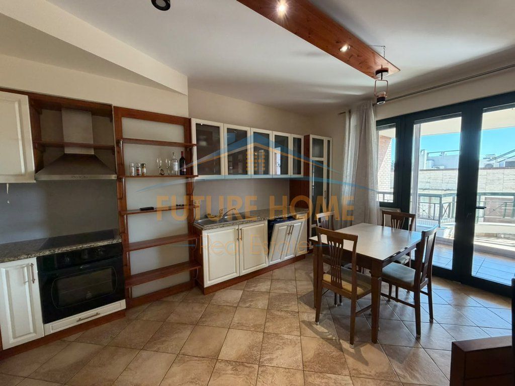 Affitto, Appartamento 2+1, Blloku, Tirana