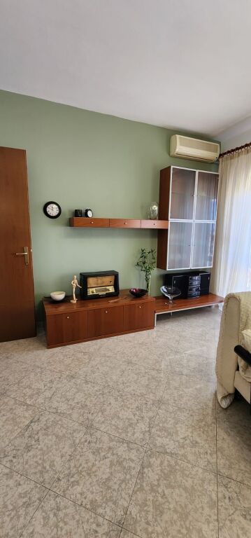 Jepet me qira apartament 1+1 - Pazari i Ri