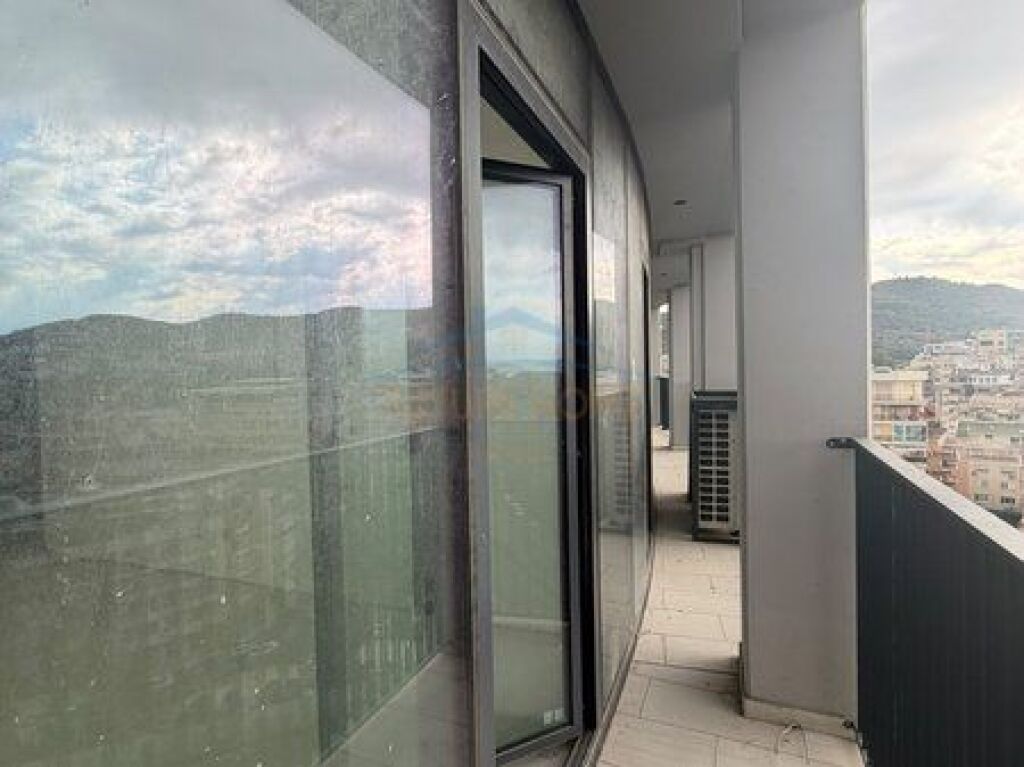  Shitet, Apartament 2+1+2+ Post Parkimi, Lake View Residence, Tiranë.