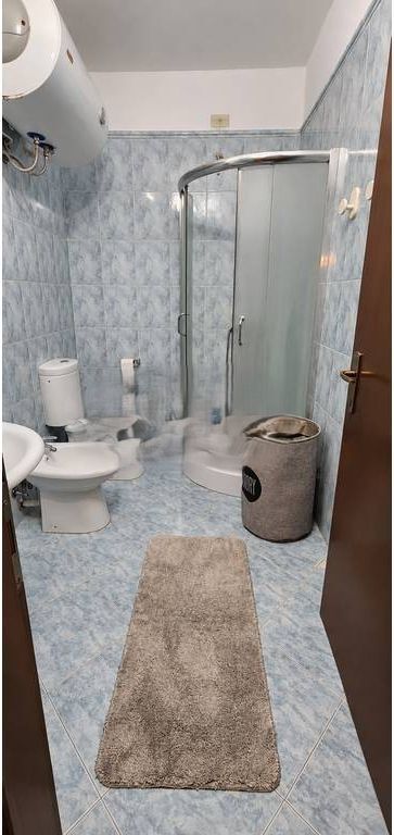 Apartament 1+1 me qira në Sheshi Skenderbej (Qender), Tirane