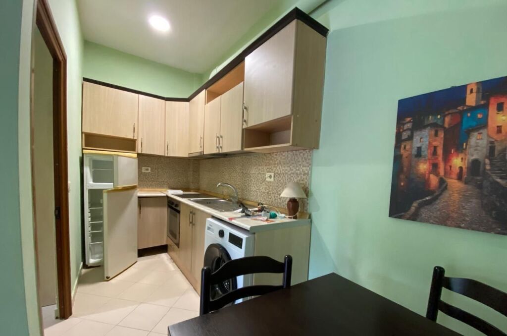 Qera | Shtëpi private 1 + 1 | Laprakë | 400 €/muaj