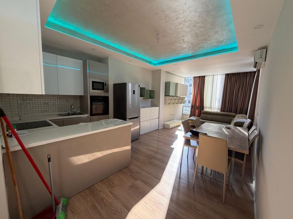 🏢 APPARTAMENTO IN VENDITA 2+1 A LIQENI I THATË  In una delle zone più esclusive e richieste di Tirana, di fronte all'hotel Radisson 📍 Liqeni I thate  💰 Prezzo 250,000 Euro