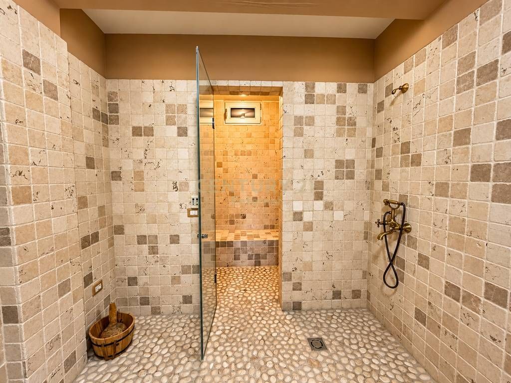 VILLA NEAR LAKE FARKA – LUXURY, SPACE AND PRIVACY!