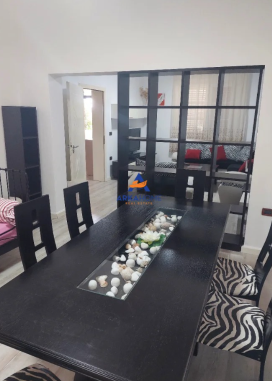 JEPET APARTAMENT ME QERA 2+1+VERANDE "RRUGA MIHAL GRAMENO" 65.000 LEKE