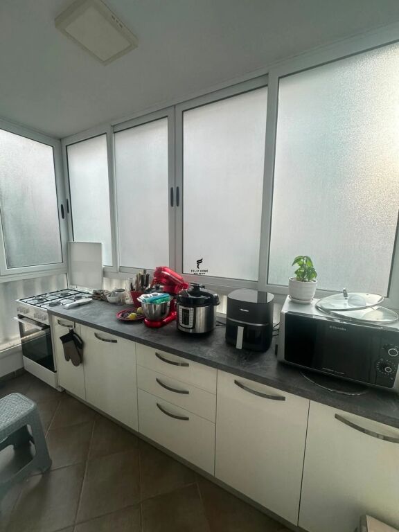 SHITET APARTAMENT 2+1 KOMUNA E PARISIT 20.000.000 LEKE FH-98380