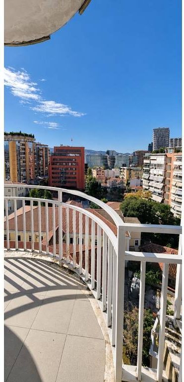 Apartament 1+1 me qira në Sheshi Skenderbej (Qender), Tirane
