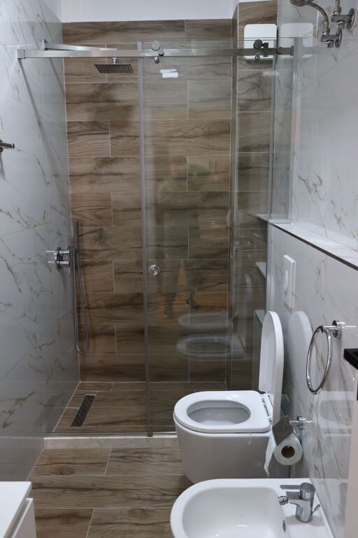 Jepet apartament me qera 1+1