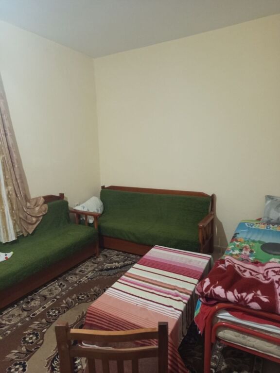 Garsoniere 1+1 me qira në Rruga 5 Maji, Tirane