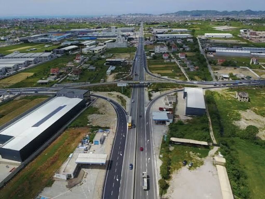 Shitet , Toke, Autostrada Tirane Durres