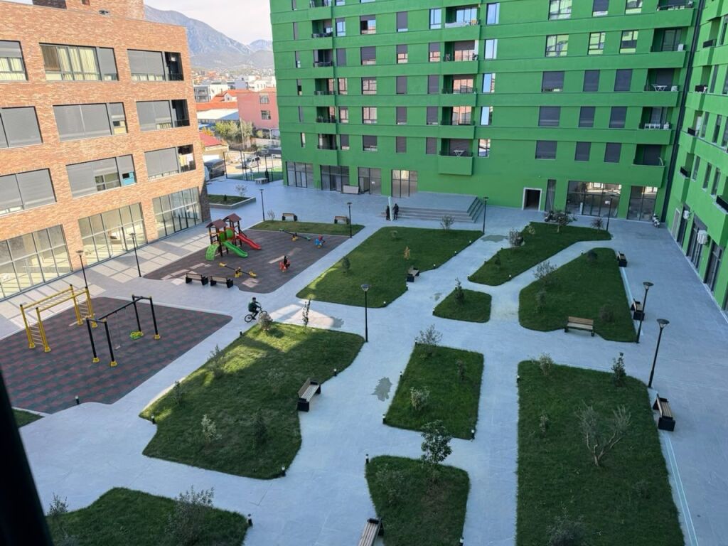 🏡✨ Vendesi super appartamento 1+1  📍 Via 5 Maji, Tirana