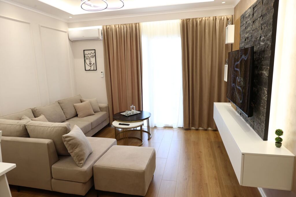 Jepet apartament me qera 1+1