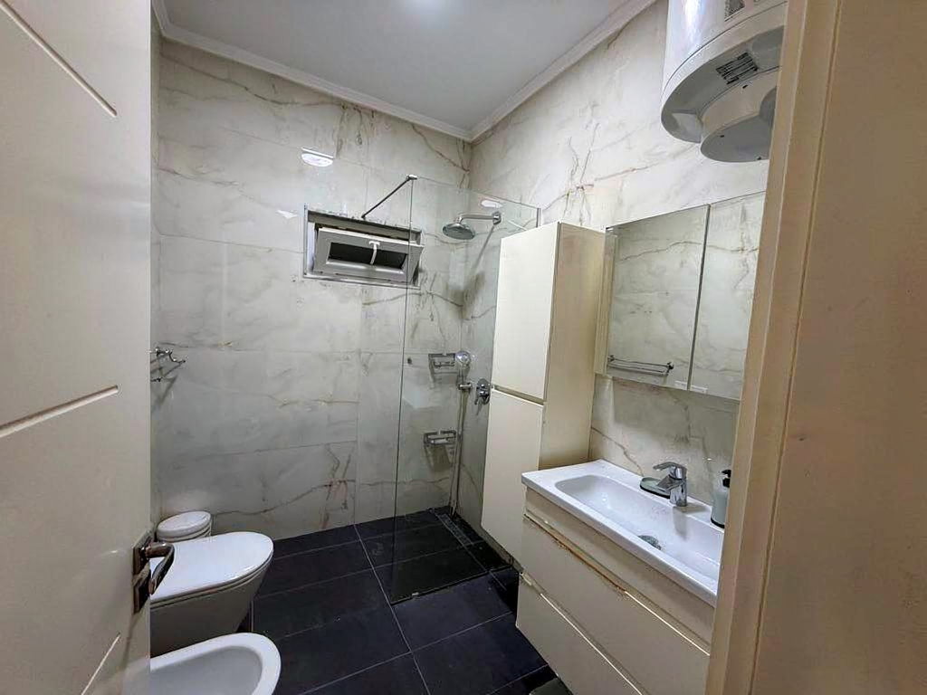 Apartament 2+1+2 - Shkolla e Baletit