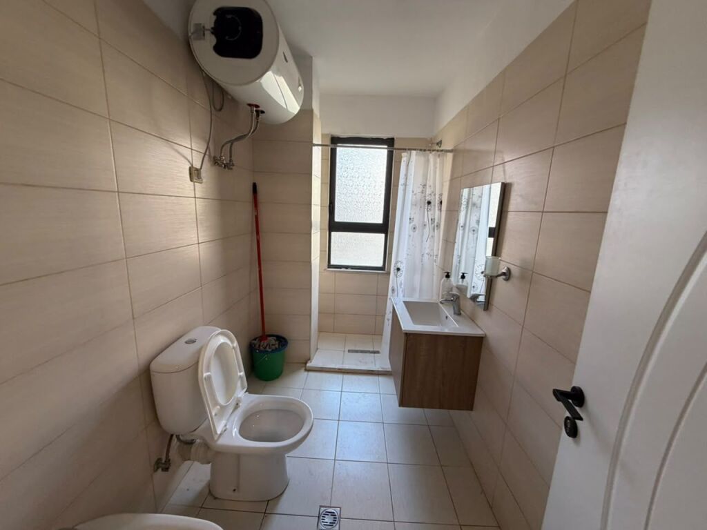 🏡 Jepet me qira apartament 2+1+2  📍 Përballë Delijorgjit, te Pallati me Shigjeta