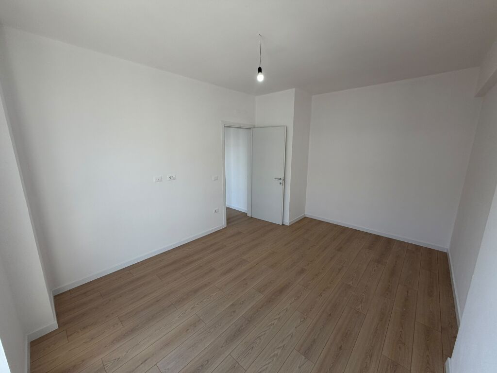 🏡 Shitet apartament 1+1 – Univers City, pranë QTU
