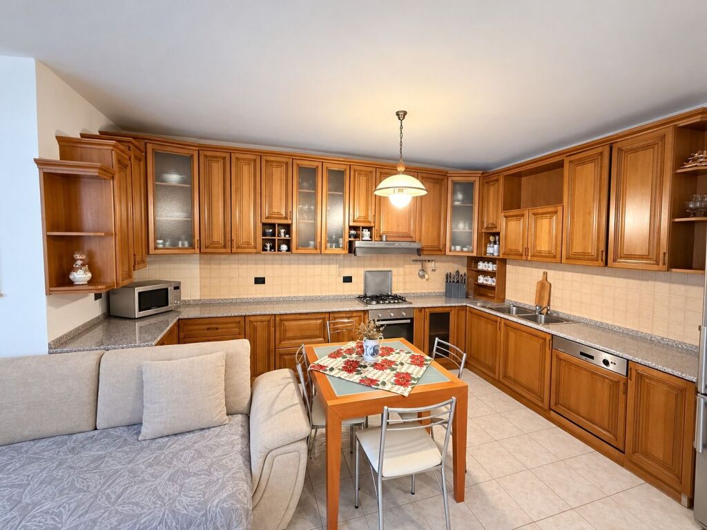 📌EKSKLUZIVE –SHITET APARTAMENT 3+1 | KOMUNA E PARISIT, PRANË KIKA 1
