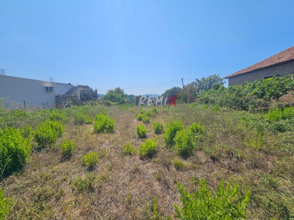 SHITET TOKË NË KRYEMEDHENJ, GOLEM – PAMJE NGA DETI! 🏡