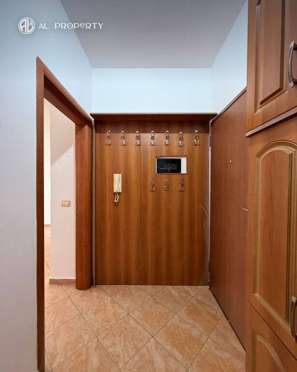 Appartamento 1+1 in affitto 300€/Mese, presso il Palazzo dello Sport, Durrës