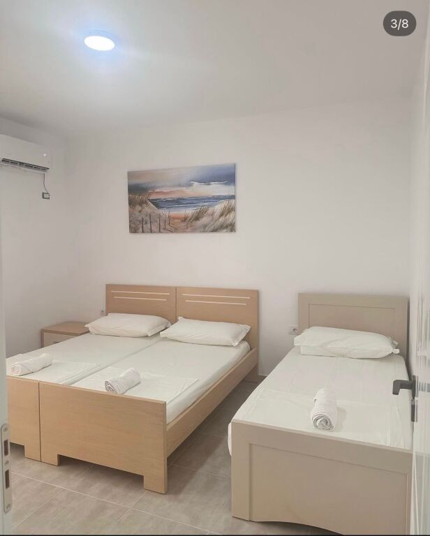 SHITET APARTAMENT 1+1 DHE GARAZHD 19m UJI FTOHTE VLORE