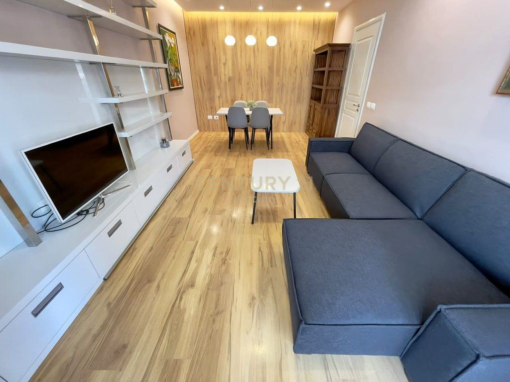 QIRA, APARTAMENT MODERN 1+1+2 TUALETE, MINISTRIA JASHTME
