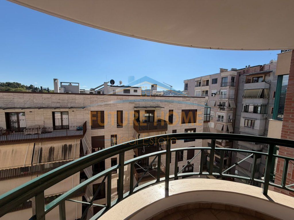 Qera, Apartament 2+1, Blloku, pranë Xheko Imperial
