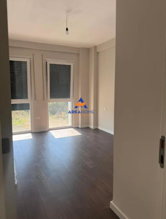 UFFICIO IN AFFITTO 125 M2 "COMPLESSO BERMON, NUOVO BOULEVARD" 60.000 LEKE