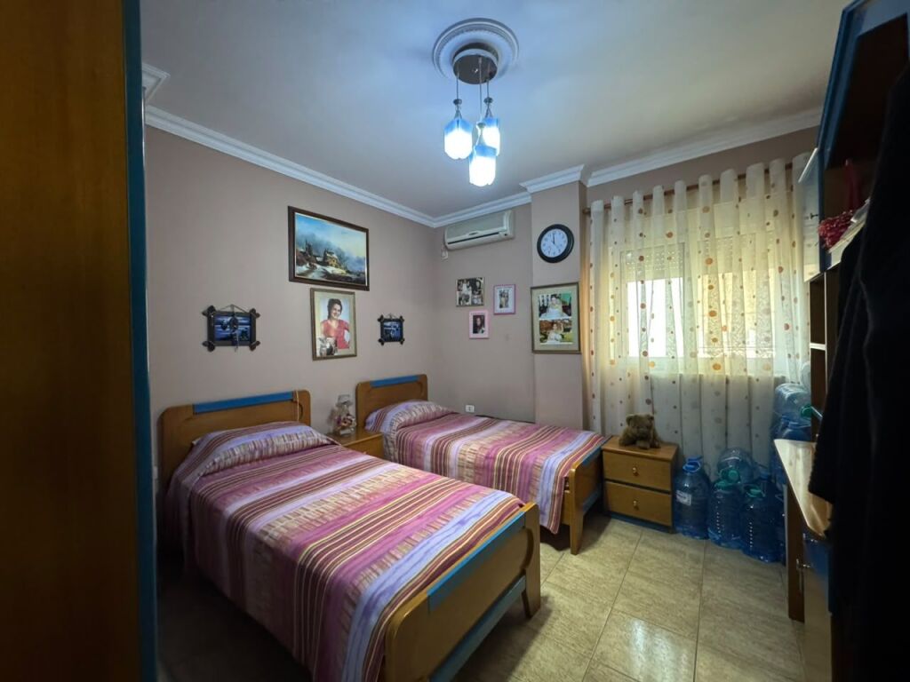 SHES APARTAMENT 2+1 TEK ISH PARKU
