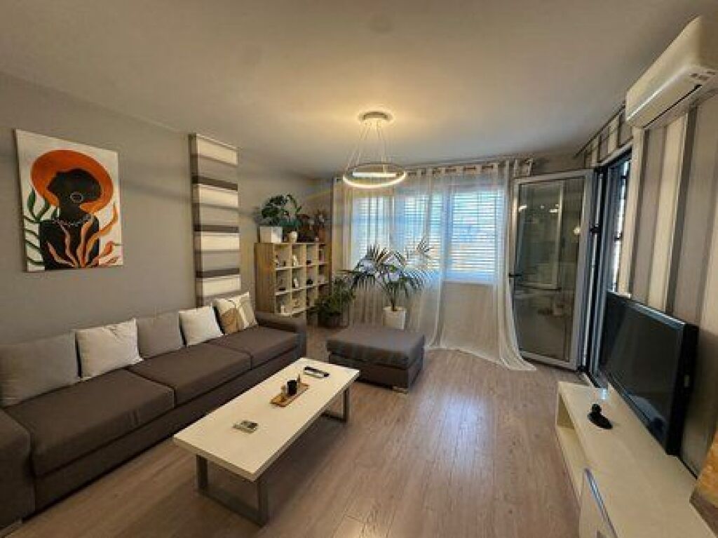 Shitet, Apartament 2+1 +Post Parkim, Liqeni i Thatë, Tiranë