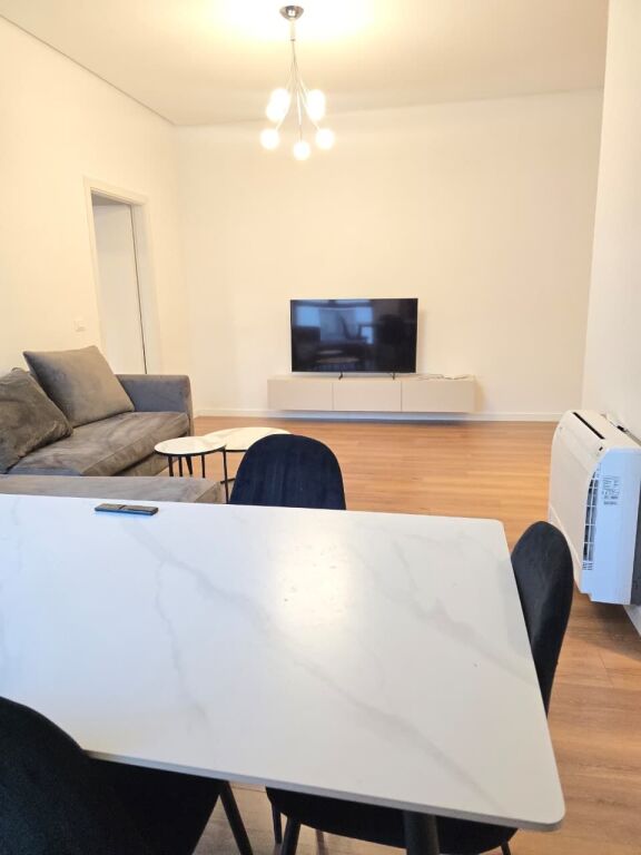 APARTAMENT 1+1 ME QIRA – LIQENI I THATË
