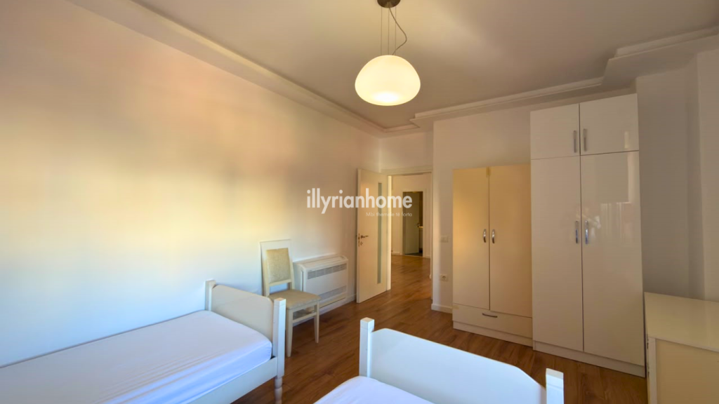 QIRA | APARTAMENT MODERN 2+1 | NË QENDËR TË TIRANËS _ PËRBALLË TOPTANIT