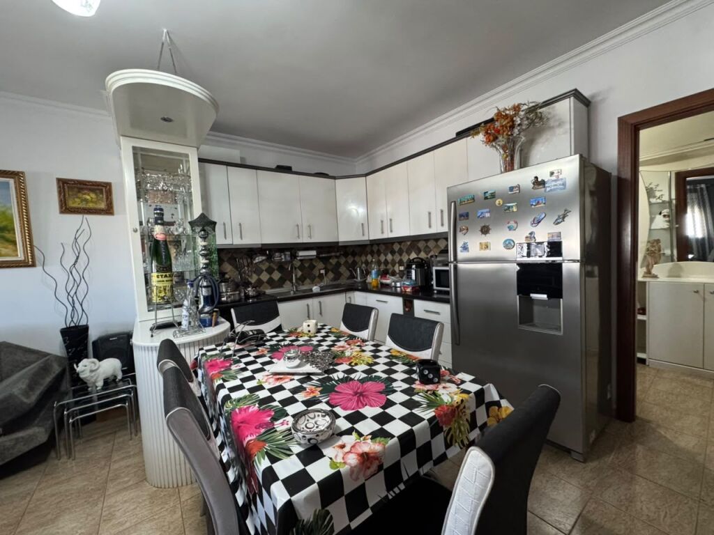 SHES APARTAMENT 2+1 TEK ISH PARKU