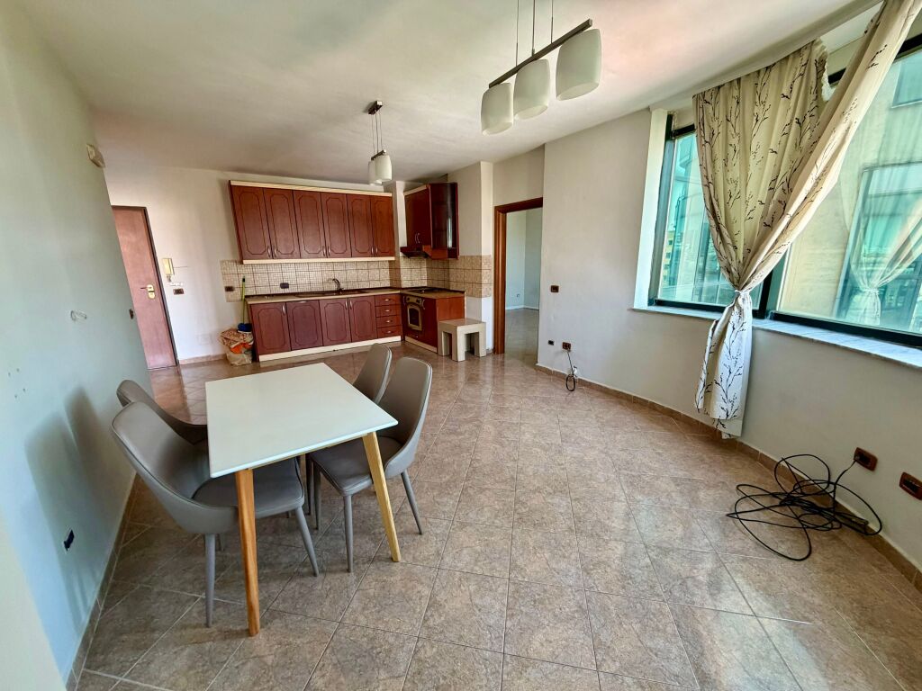 📣 SHITET Apartament 2+1 📍 21 Dhjetori, Prane Supermarket Joena ✨