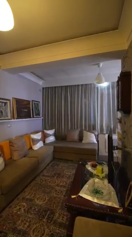 Apartament 2+1+2 per shitje Komuna e Parisit !