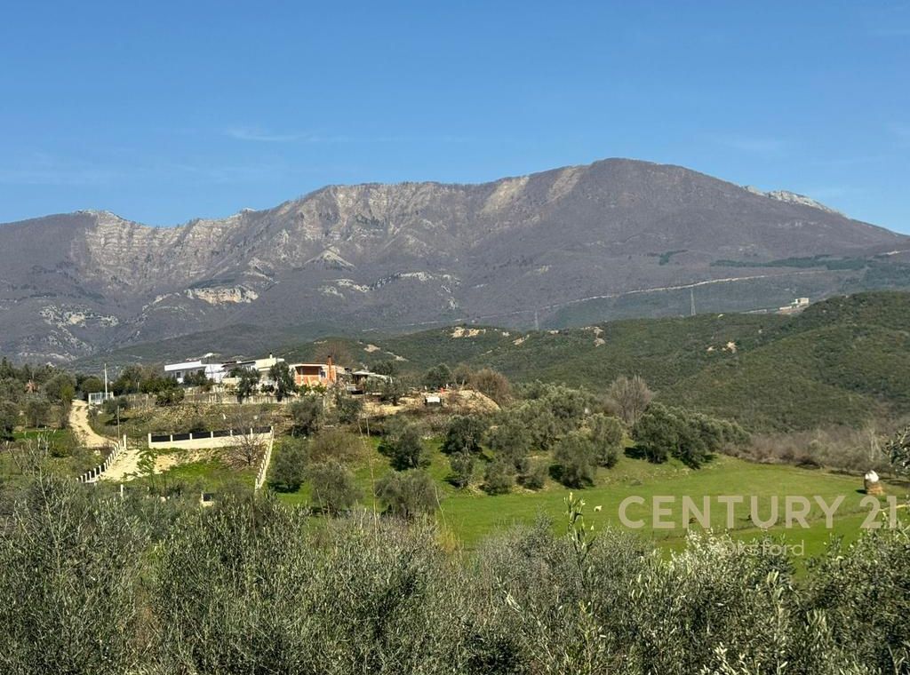 Tokë Për Shitje në Farkë e Madhe, Tiranë | 4950 m² 500,000 € 50,000,000 Lekë