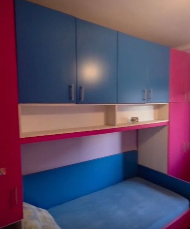 Apartament 2+1 (i vogel ) tek Siri Kodra!