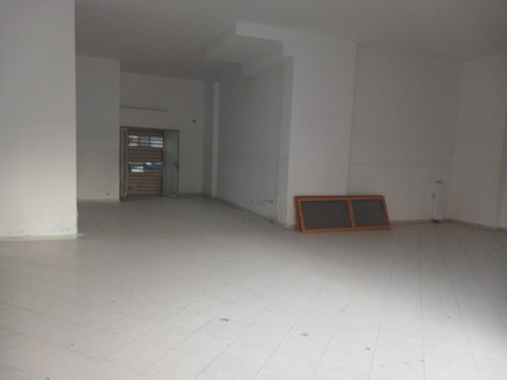 Dyqan 96 m² në shitje në Bashkia, Vlore