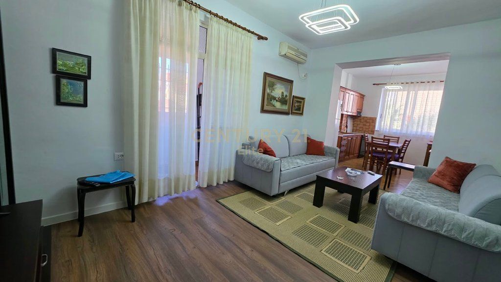 APPARTAMENTO 3+1 IN AFFITTO, BRRYL, TIRANA 700 € /Mese 65,000 Lekë /Mese