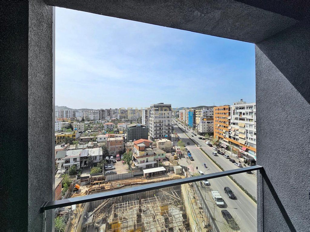 APARTAMENT 1+1 ME QIRA + POST PARKIMI 650 € /Muaj 60,000 Lekë /Muaj