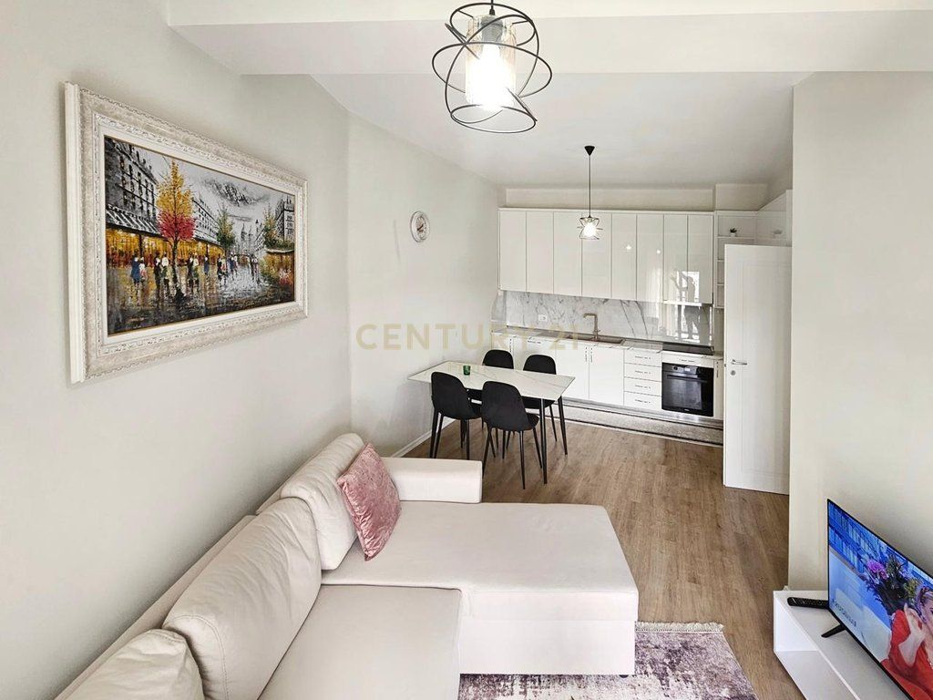 APARTAMENT 1+1 ME QIRA + POST PARKIMI 650 € /Muaj 60,000 Lekë /Muaj