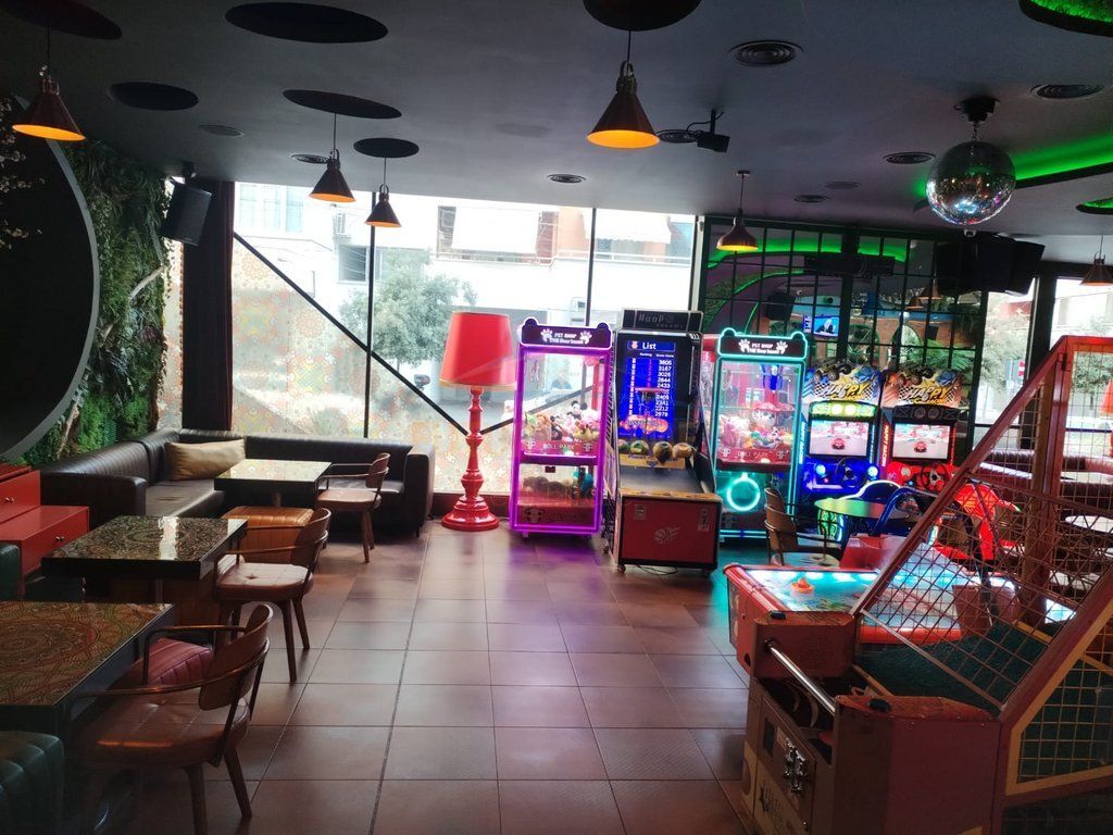 Shitet, Bar-Kafe + Kend Lojerash, Unaza e Re, Tirane