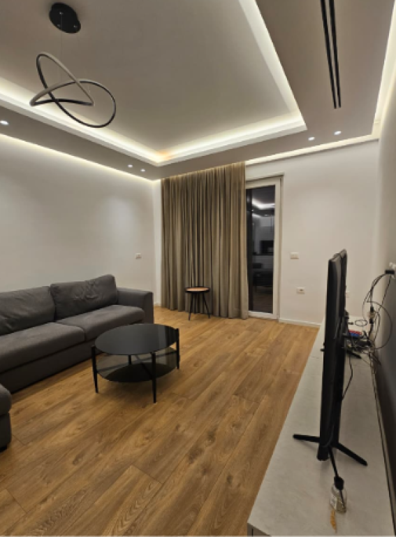 JEPET ME QIRA APARTAMENT 2+1+2 | PRANË TEG