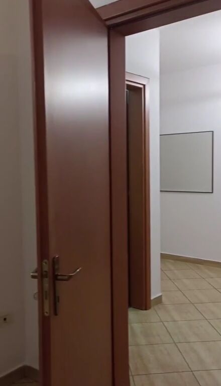 Jepet apartament 2+1+2 me qira ne Fresk , prane Restorant Fresku .