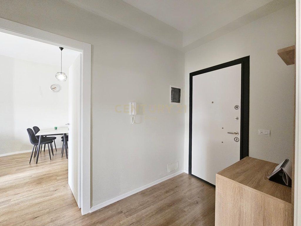 Appartamento 1+1 con posto auto in affitto ad Astir.