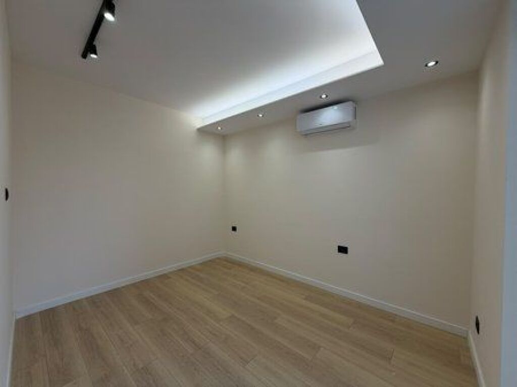  Shitet ,Apartament 1+1, Komuna e Parisit, Tirane