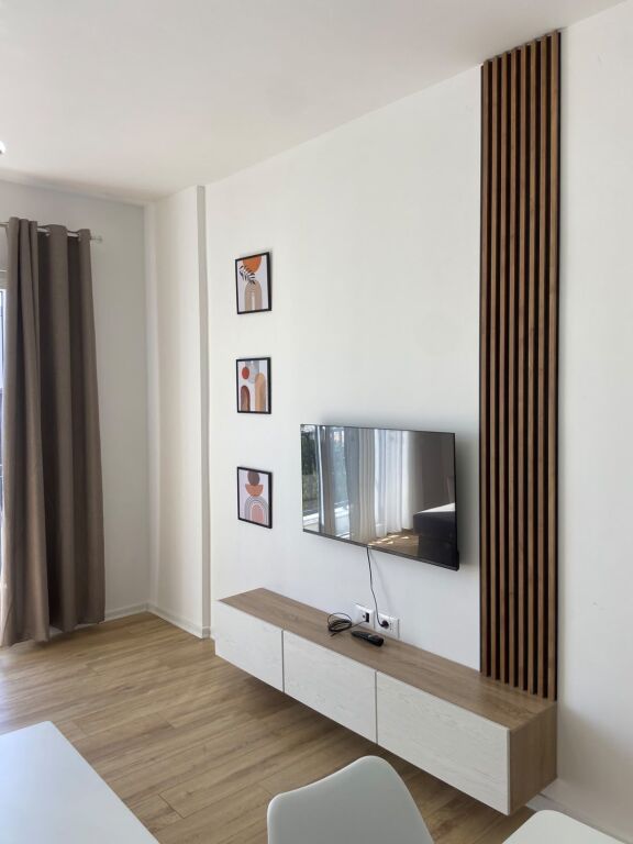 Apartament 1+1+ post parkimi per qera Bathore !