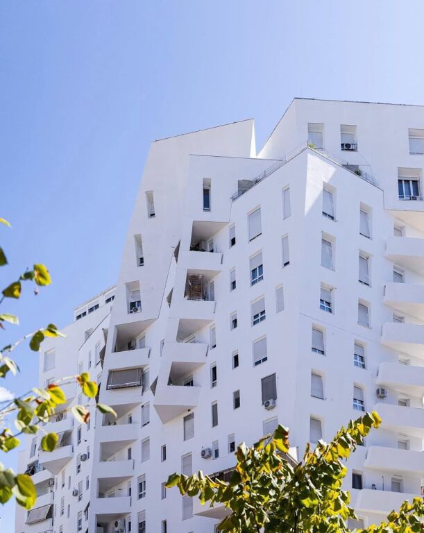 # IN AFFITTO: 1+1 + 2 Balconi (80 m²) 📍21 Dhjetori – Complesso Magnet (70.000 Lekë/Mese) – Completamente Rifinito | 6° Piano