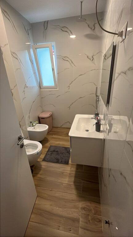 Affitto | Apartament 1 + 1 | Shkozë | 450 €/mese